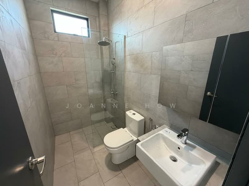 Rumah Teres 2 Tingkat untuk Disewa di Bukit Beruang (Bukit Baru) - Joanne How - Bathroom - PropertyGuru.com.my