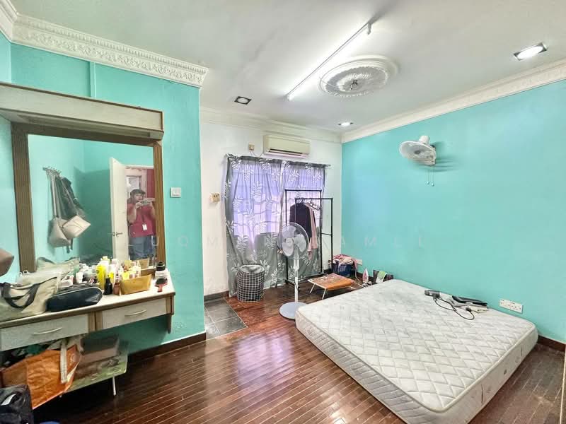 Rumah Teres untuk Dijual di TAMAN PUCHONG UTAMA (Puchong) - Luqman Ramli - Bedroom - PropertyGuru.com.my