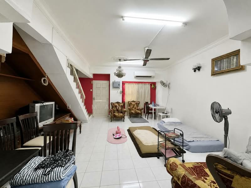 Rumah Teres untuk Dijual di TAMAN PUCHONG UTAMA (Puchong) - Luqman Ramli - Living Room - PropertyGuru.com.my