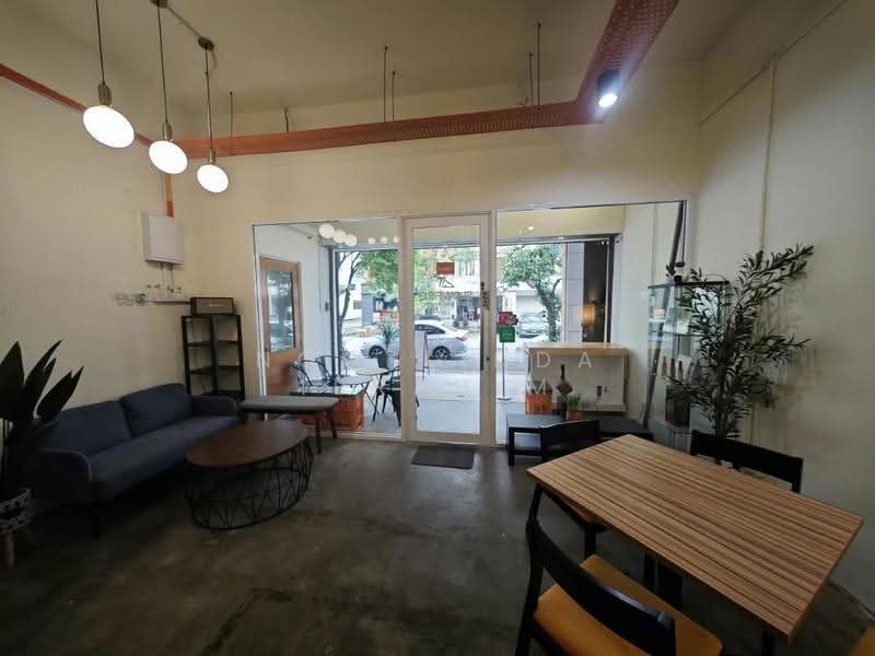Shop for Rent in Seksyen 13 (Shah Alam) - Noorlinda Ibrahim - Living Room - PropertyGuru.com.my