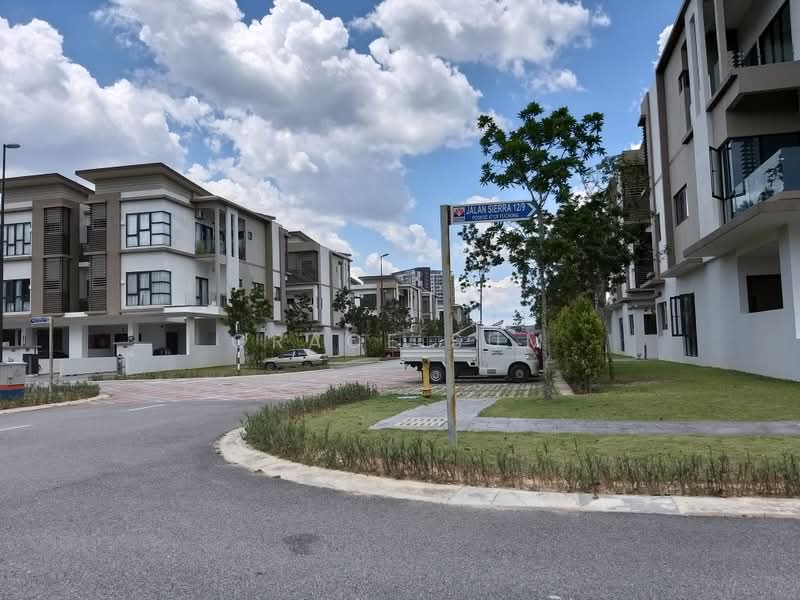 Rumah Bandar untuk Disewa di 16 Sierra (Puchong) - GRACE SUM - Exterior - PropertyGuru.com.my