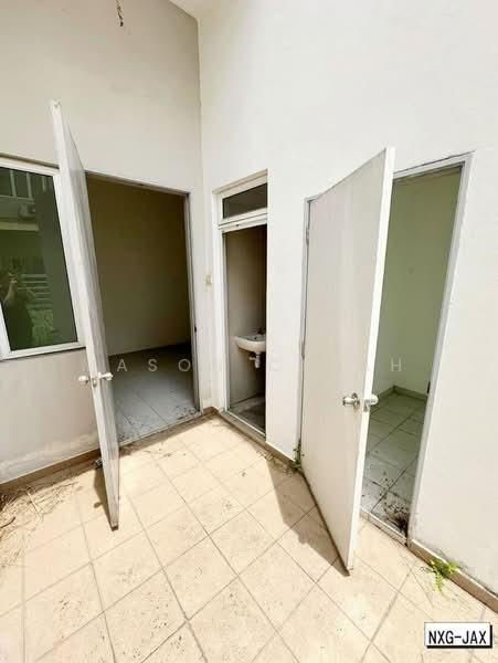 Rumah Kluster untuk Dijual di Canary Garden (Klang) - Mason Chiah - Bathroom - PropertyGuru.com.my