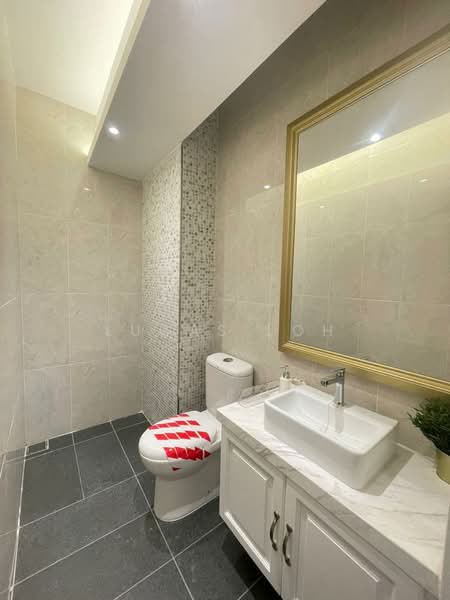 Service Residence for Sale at D'Secret Garden 2 (Pangsapuri Kempas Indah 2) - Lucas Loh - Bathroom - PropertyGuru.com.my