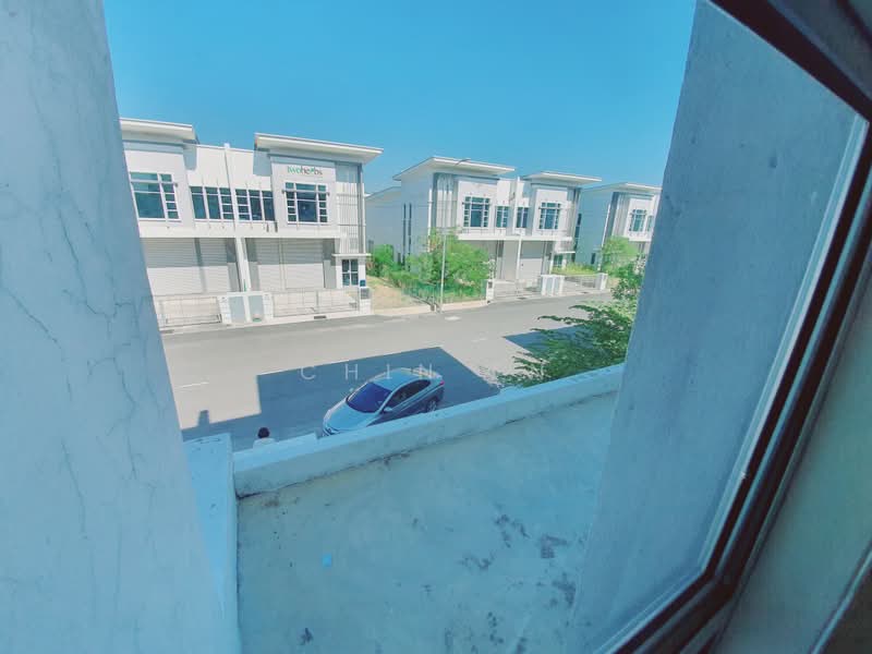 Kilang untuk Dijual di Taman Tasik Utama (Bukit Katil) - CHIN FN - Exterior - PropertyGuru.com.my