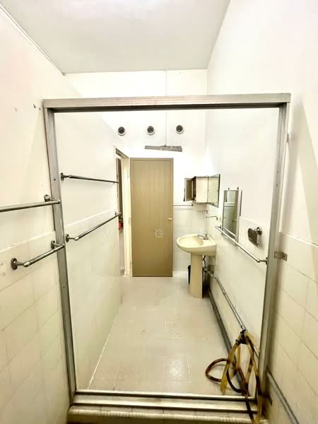 Rumah Berkembar untuk Dijual di George Town (Penang) - V. Goh - Bathroom - PropertyGuru.com.my