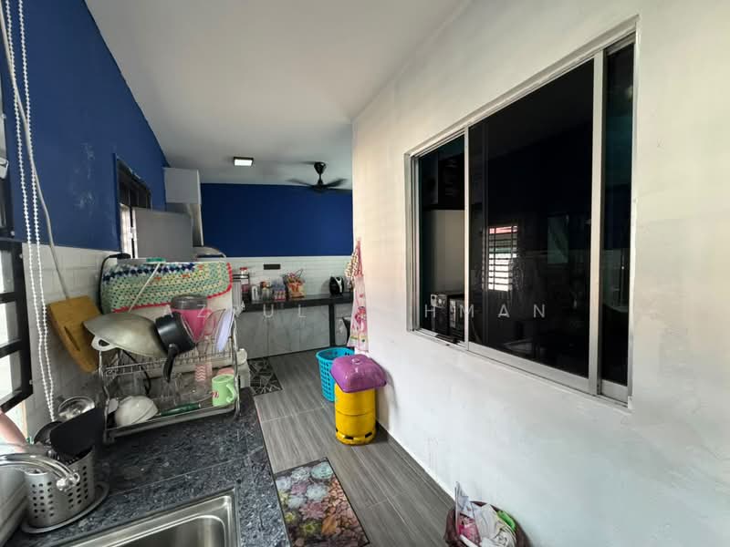1-storey Terraced House for Sale in Taman Lukut Makmur (Lukut) - Azrul Othman - Kitchen - PropertyGuru.com.my