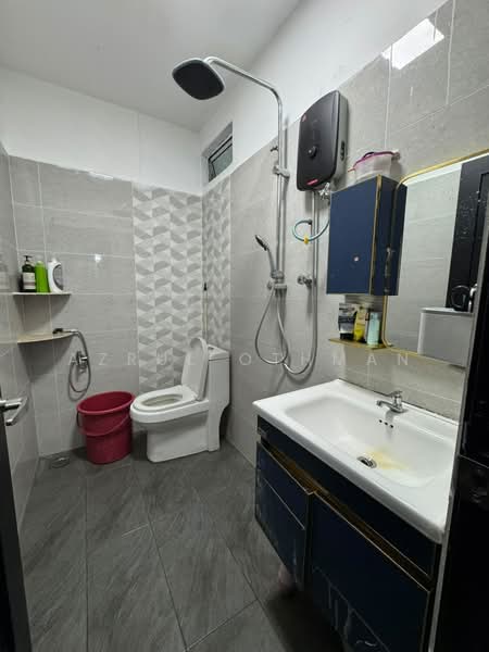 1-storey Terraced House for Sale in Taman Lukut Makmur (Lukut) - Azrul Othman - Bathroom - PropertyGuru.com.my