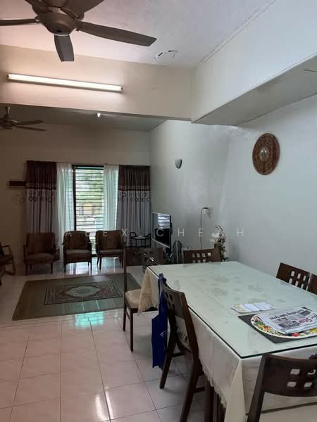 Rumah Teres untuk Dijual di Island Glades (Jelutong) - Alex Cheah - Living Room - PropertyGuru.com.my