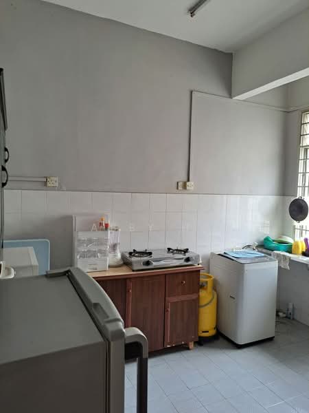 Rumah Teres 2 Tingkat untuk Disewa di Taman Indah (Bukit Baru) - Abby Ho - Kitchen - PropertyGuru.com.my