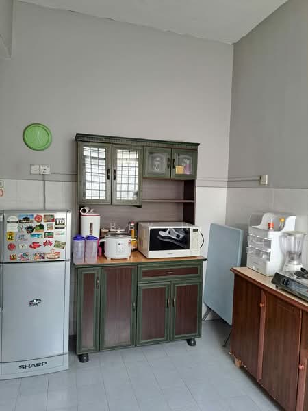Rumah Teres 2 Tingkat untuk Disewa di Taman Indah (Bukit Baru) - Abby Ho - Kitchen - PropertyGuru.com.my