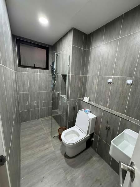 Servis Apartment untuk Disewa di The Pulse Residence - Jeffrey Yap - Bathroom - PropertyGuru.com.my
