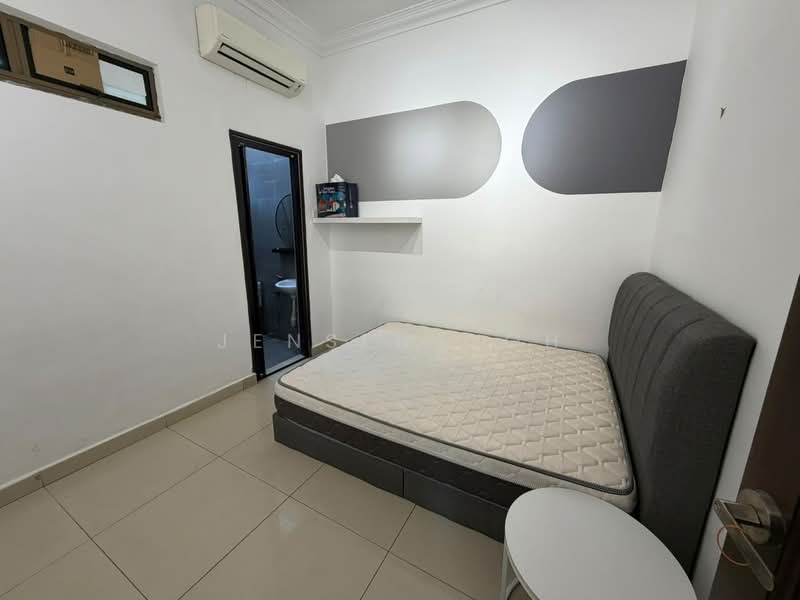Rumah Teres 2 Tingkat untuk Disewa di Taman Mount Austin (Tebrau) - Jensen Goh - Bedroom - PropertyGuru.com.my