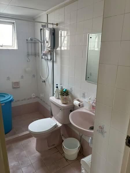 Kondominium untuk Dijual di Sri TTDI - Chris Lee - Bathroom - PropertyGuru.com.my