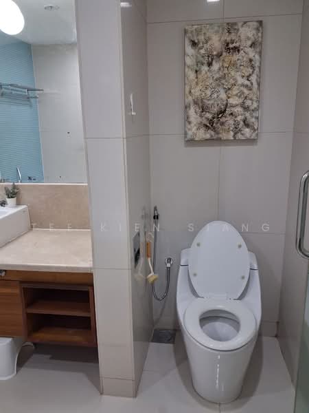 Service Residence for Sale at Cormar Suites (Fraser Place (Lot 163)) - Tee Kien Siang - Bathroom - PropertyGuru.com.my