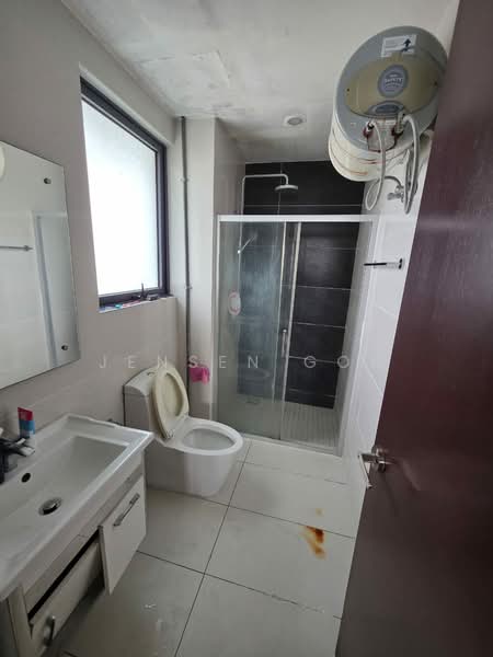 Kondominium untuk Disewa di Amberside @ Country Garden Danga Bay - Jensen Goh - Bathroom - PropertyGuru.com.my