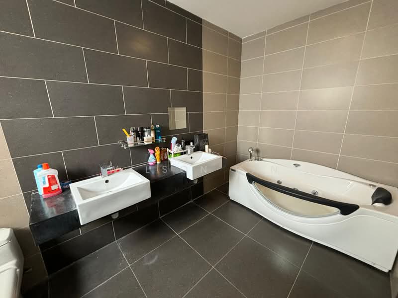 Bungalow for Sale in Kajang (Selangor) - Wilson Tan - Bathroom - PropertyGuru.com.my