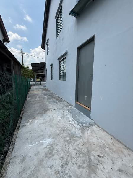 Rumah Teres 2 Tingkat untuk Dijual di Taman Pelangi Mas (Pekan Nenas) - Marcus Tey - Exterior - PropertyGuru.com.my