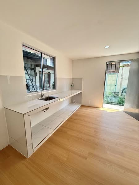 Rumah Teres 2 Tingkat untuk Dijual di Taman Pelangi Mas (Pekan Nenas) - Marcus Tey - Kitchen - PropertyGuru.com.my
