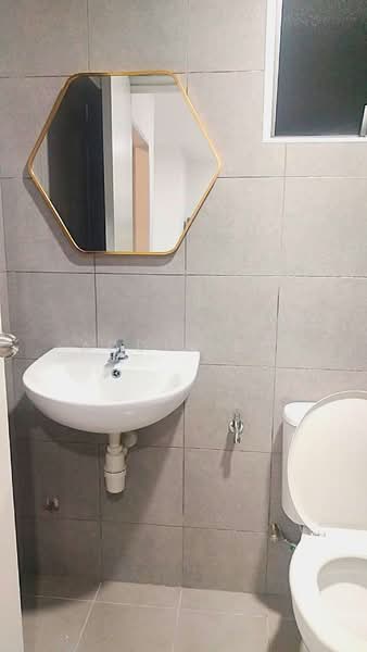 Kondominium untuk Disewa di Residensi Sateria - Addis Bo - Bathroom - PropertyGuru.com.my