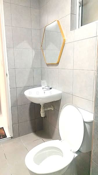 Kondominium untuk Disewa di Residensi Sateria - Addis Bo - Bathroom - PropertyGuru.com.my
