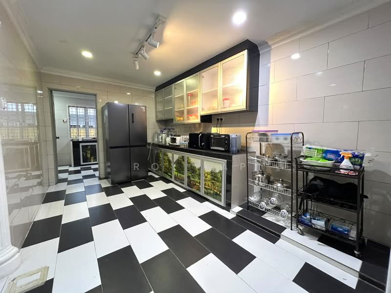 Semi-Detached House for Sale in Taman Perling (Perling) - Roy Yap - Kitchen - PropertyGuru.com.my