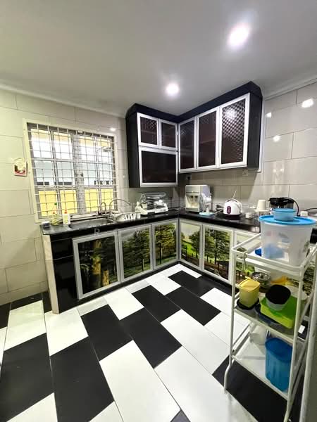 Semi-Detached House for Sale in Taman Perling (Perling) - Roy Yap - Kitchen - PropertyGuru.com.my