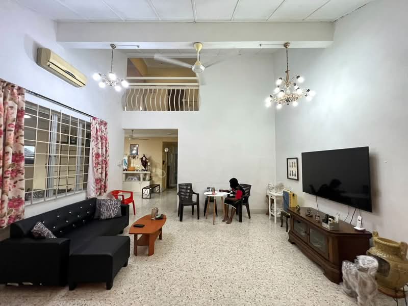 Semi-Detached House for Sale in Taman Perling (Perling) - Roy Yap - Living Room - PropertyGuru.com.my