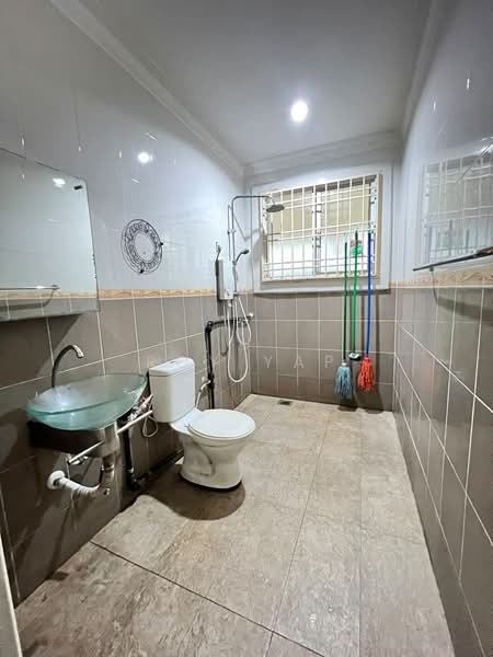 Semi-Detached House for Sale in Taman Perling (Perling) - Roy Yap - Bathroom - PropertyGuru.com.my