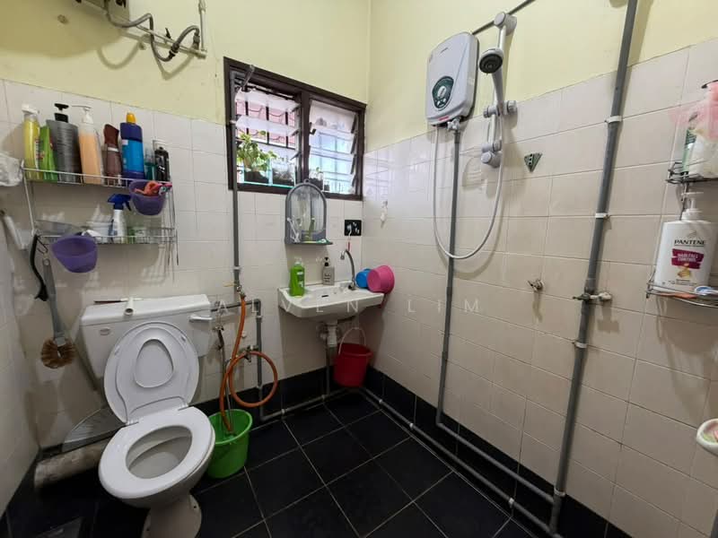 Rumah Teres 2 Tingkat untuk Dijual di Kepong (Kuala Lumpur) - Alven Lim - Bathroom - PropertyGuru.com.my