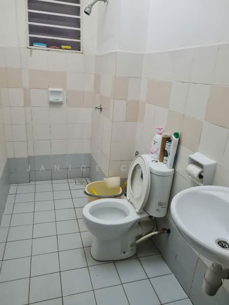 Condominium for Sale at Nusa Mewah Villa Condominium - Janice CC Tan - Bathroom - PropertyGuru.com.my