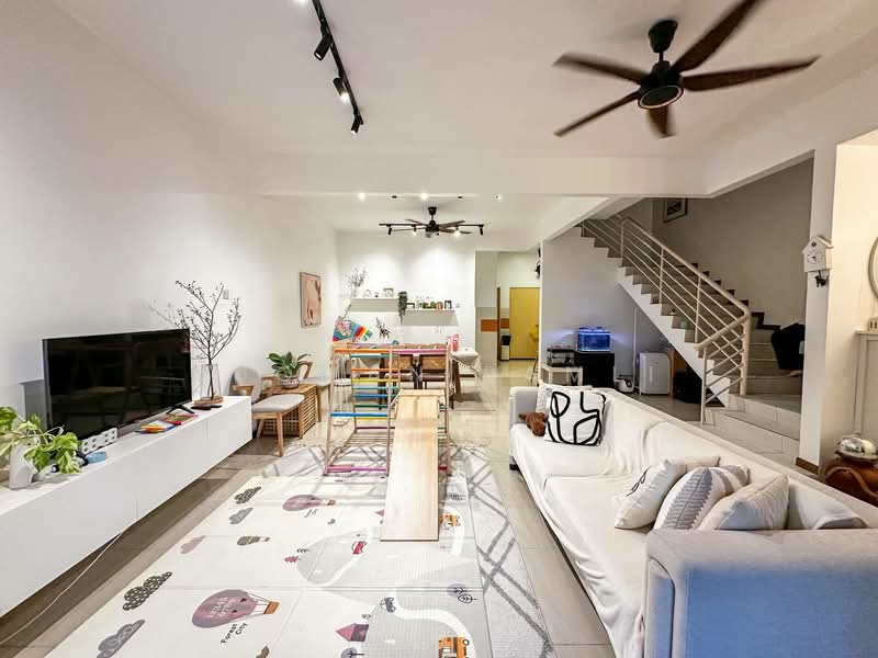 Rumah Teres untuk Dijual di Sungai Buloh (Selangor) - Luqman Ramli - Living Room - PropertyGuru.com.my