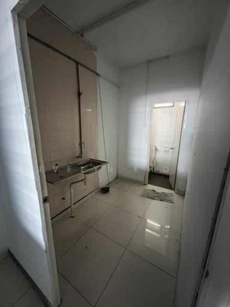 Factory for Rent in Taman Rawang Jaya (Rawang) - Evelyn Khoo - Kitchen - PropertyGuru.com.my