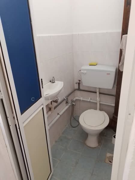 Pangsapuri untuk Dijual di Taman Mewah - Chloe Tan - Bathroom - PropertyGuru.com.my