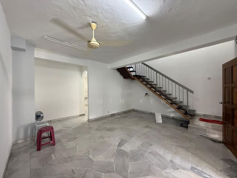 2-storey Terraced House for Sale in Puchong Perdana (Selangor) - Carmen Kew - Living Room - PropertyGuru.com.my