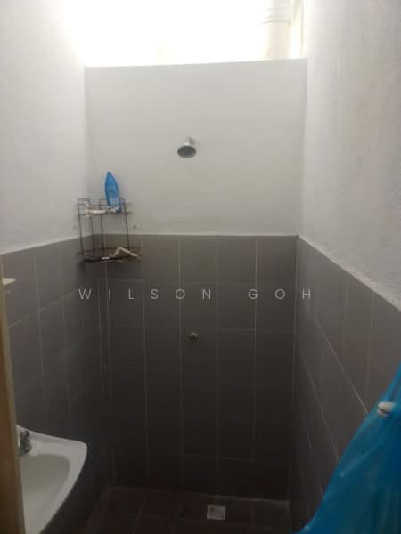 Pangsapuri untuk Dijual di Taman Ria - Wilson Goh - Bathroom - PropertyGuru.com.my