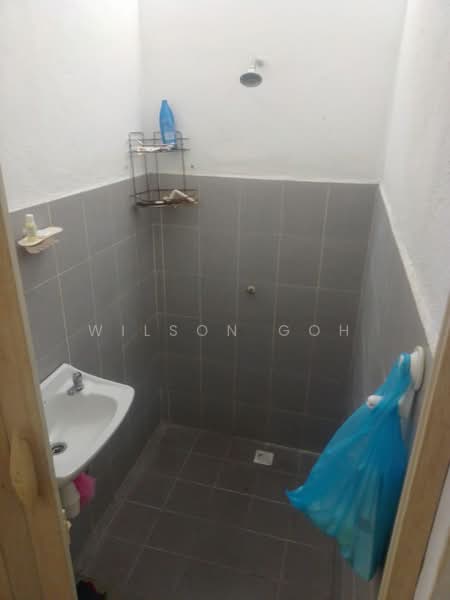 Pangsapuri untuk Dijual di Taman Ria - Wilson Goh - Bathroom - PropertyGuru.com.my