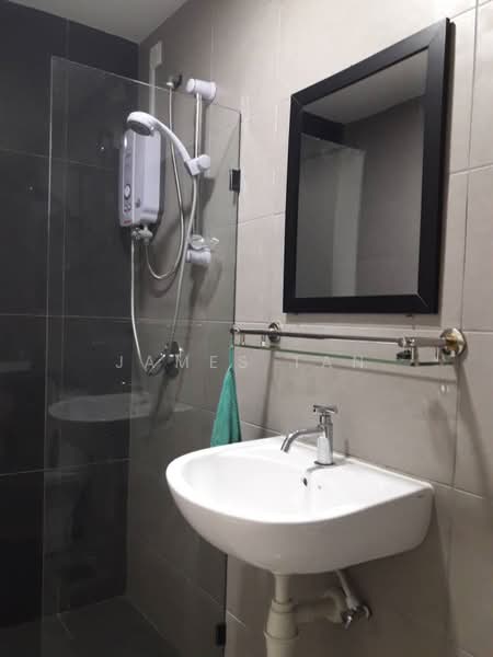 Servis Apartment untuk Disewa di Avenue D'Vogue - James Tan - Bathroom - PropertyGuru.com.my