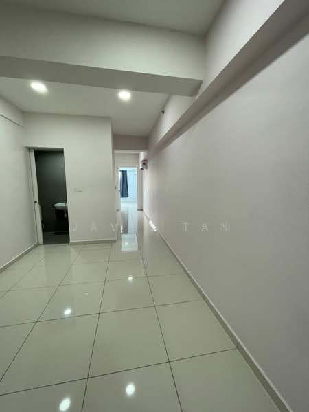 Servis Apartment untuk Disewa di Avenue D'Vogue - James Tan - Corridor - PropertyGuru.com.my