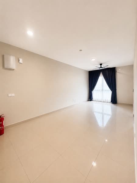 Servis Apartment untuk Disewa di D'Sini Residences - Ai Chin Tan - Living Room - PropertyGuru.com.my