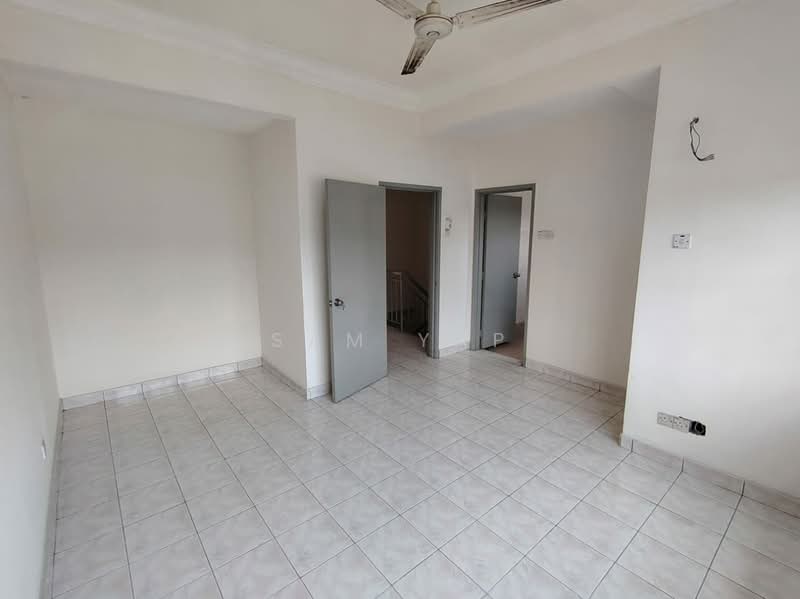 Rumah Teres 2 Tingkat untuk Dijual di Taman Sri Putra Mas (Sungai Buloh) - Sam Yap - Interior - PropertyGuru.com.my