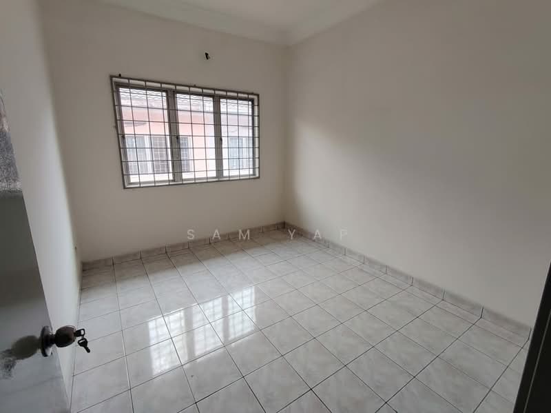 Rumah Teres 2 Tingkat untuk Dijual di Taman Sri Putra Mas (Sungai Buloh) - Sam Yap - Interior - PropertyGuru.com.my