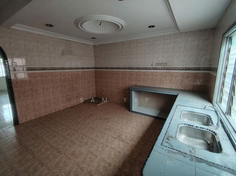 Rumah Teres 2 Tingkat untuk Dijual di Taman Sri Putra Mas (Sungai Buloh) - Sam Yap - Kitchen - PropertyGuru.com.my
