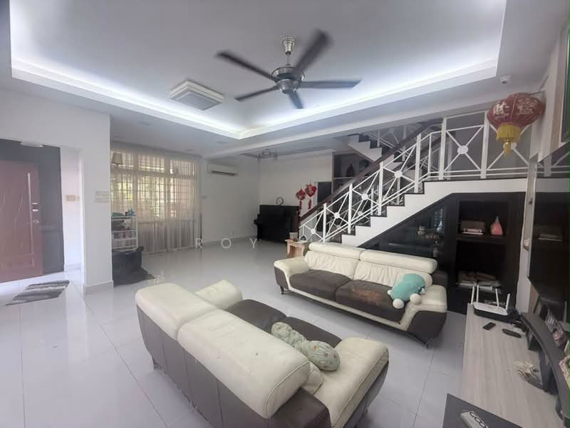 Rumah Teres 2 Tingkat untuk Dijual di Taman Molek (Johor Bahru) - Roy Yap - Living Room - PropertyGuru.com.my