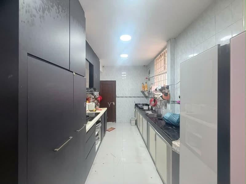 Rumah Teres 2 Tingkat untuk Dijual di Taman Molek (Johor Bahru) - Roy Yap - Kitchen - PropertyGuru.com.my