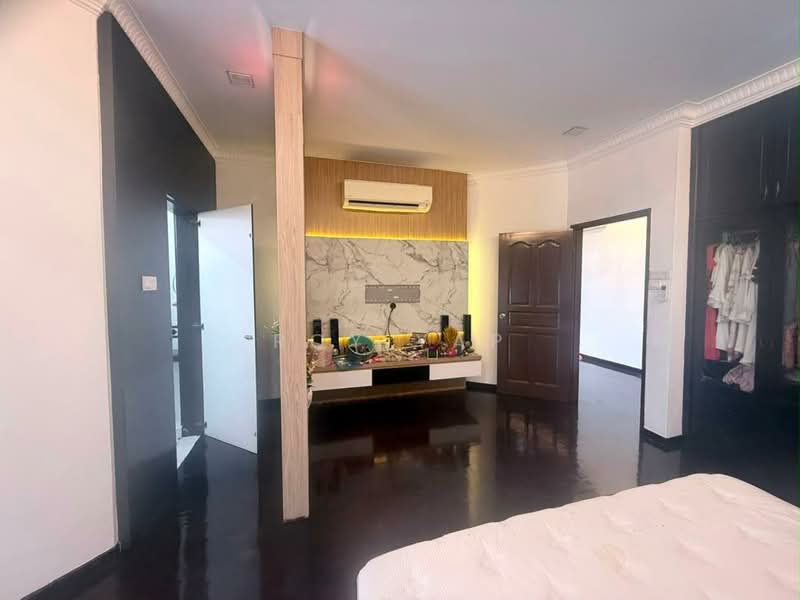 Rumah Teres 2 Tingkat untuk Dijual di Taman Molek (Johor Bahru) - Roy Yap - Bedroom - PropertyGuru.com.my