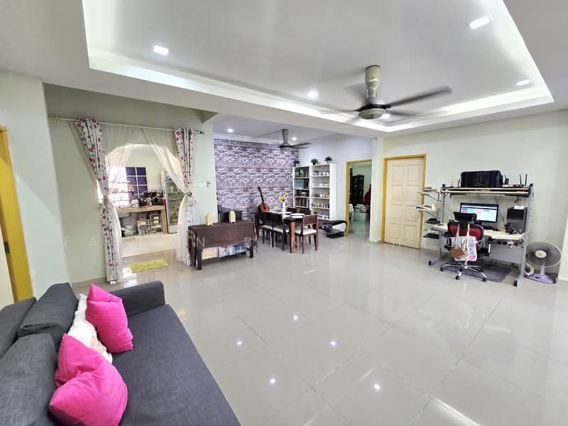 Rumah Berkembar untuk Dijual di Taman Salak Jaya (Salak South) - Fauzan bin Sahrom - PropertyGuru.com.my