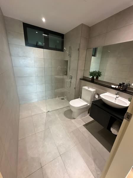 Pangsapuri untuk Dijual di Waterway Peaks - Lucas Loh - Bathroom - PropertyGuru.com.my