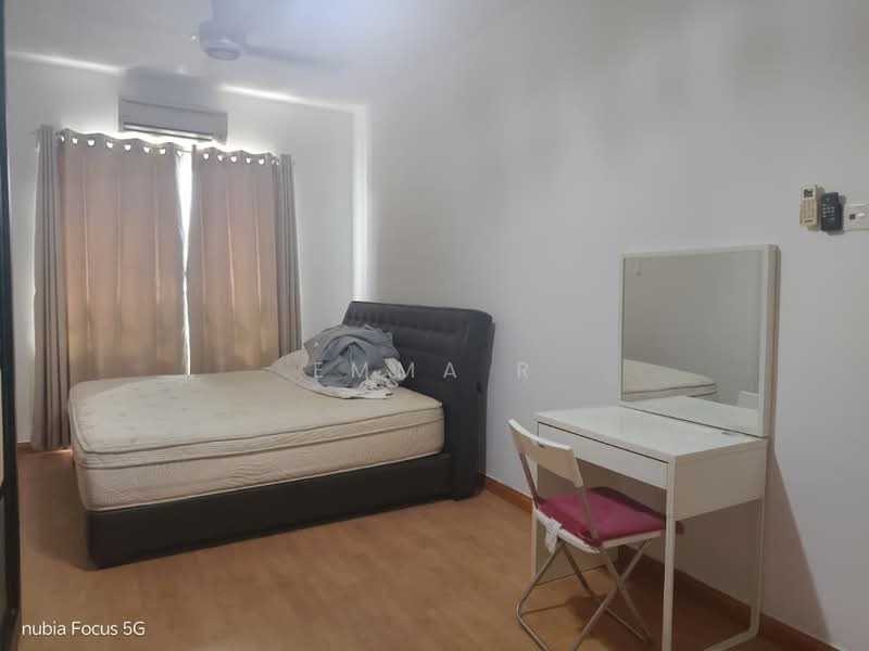 Kondominium untuk Disewa di Taman Bullion Mewah - Emma R - Bedroom - PropertyGuru.com.my
