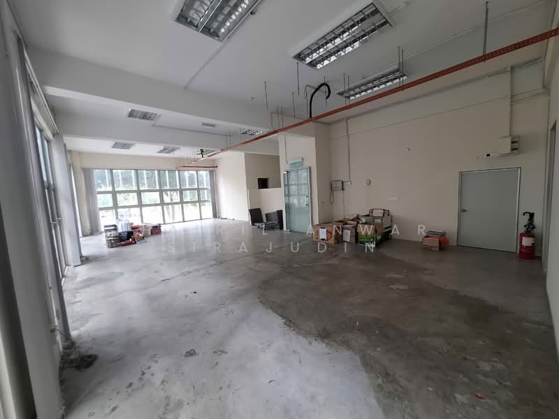 Shop for Rent in Bukit Jelutong (Shah Alam) - Khairil Anwar Sirajudin - Interior - PropertyGuru.com.my