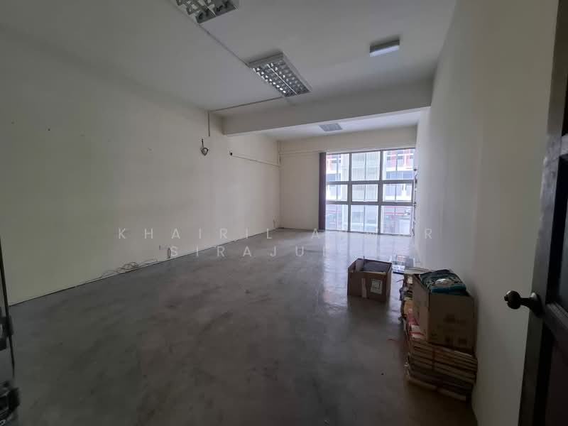 Shop for Rent in Bukit Jelutong (Shah Alam) - Khairil Anwar Sirajudin - Interior - PropertyGuru.com.my